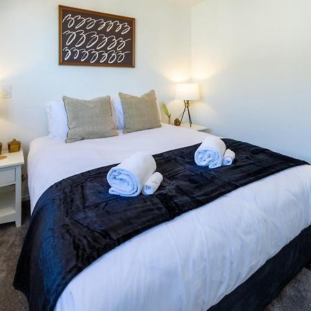 Harmony Hideout 2 Bed 2 Bath Apartment ไครสต์เชิร์ช ภายนอก รูปภาพ