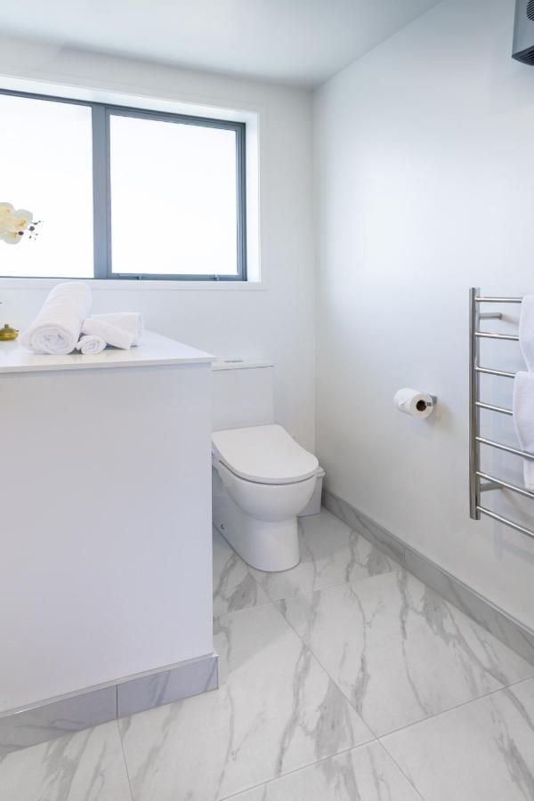 Harmony Hideout 2 Bed 2 Bath Apartment ไครสต์เชิร์ช ภายนอก รูปภาพ